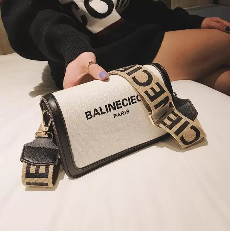 Bag Summer Women Purse and Handbags 2022 New Fashion Casual Small Square Bags Unique Designer Shoulder Messenger Bags, Grey
Bag Summer Women Purse and Handbags 2022 New Fashion Casual Small Square Bags Unique Designer Shoulder Messenger Bags, Grey