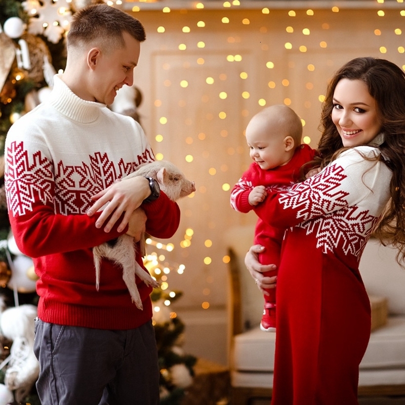 Family Matching Outfits Turtleneck Christmas Sweater Xmas Sweaters for Couple Men Parentchild Casual Loose Knitwear Long Sleeve 230310