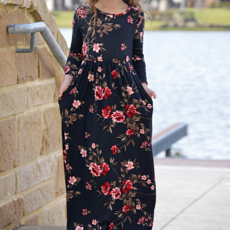 Family Matching Outfits Mother And Daughter Winter Dress Autumn Long Sleeve Mom es Clothes Flower Printed Maix 230310