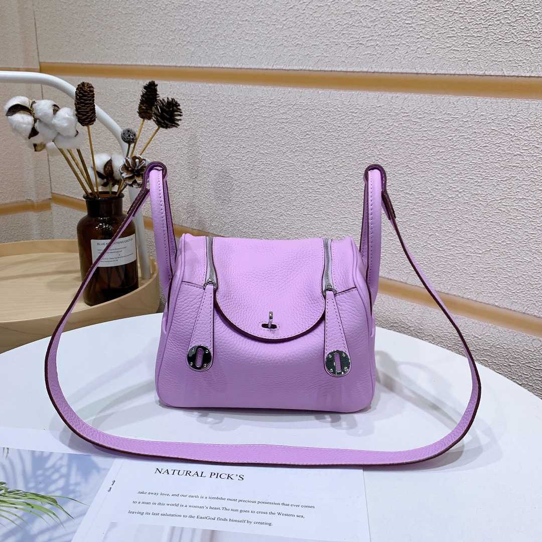 Designer Original Luxury In Bags 2021 the new high-end fashion and versatility cow lear doctor Bao Lindi bag single-shoulder cross-body for women 4 ZB9L, White8
Designer Original Luxury In Bags 2021 the new high-end fashion and versatility cow lear doctor Bao Lindi bag single-shoulder cross-body for women 4 ZB9L, White8