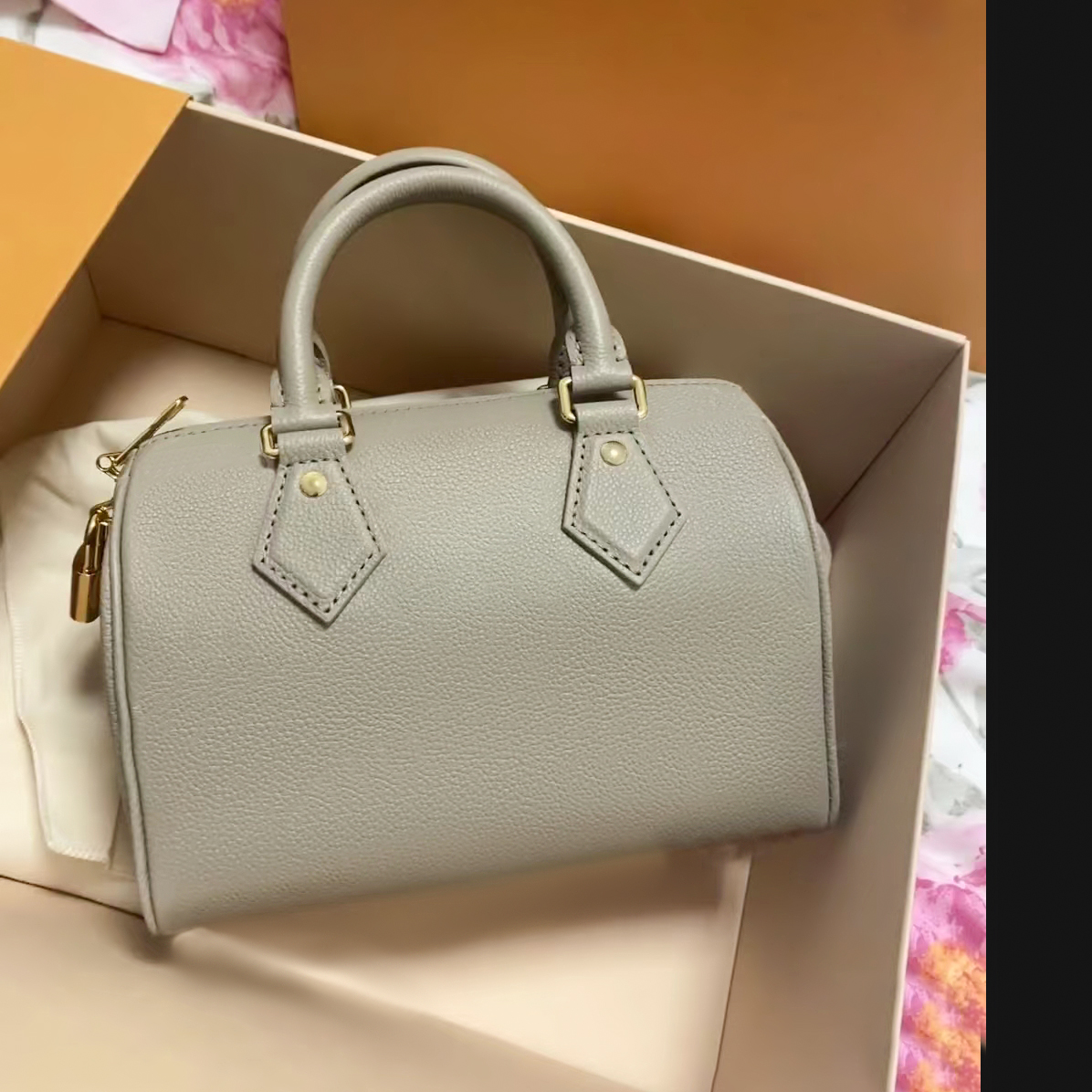 Nano SPEEDY 20 25 Bag Cross Body padlock Women's Designers mini Evening Shoulder Bags Man Luxurys Luggage Bag M81085 tote Genuine Leather clutch crossbody handbag gym, Mon0gram-nano
Nano SPEEDY 20 25 Bag Cross Body padlock Women's Designers mini Evening Shoulder Bags Man Luxurys Luggage Bag M81085 tote Genuine Leather clutch crossbody handbag gym, Mon0gram-nano