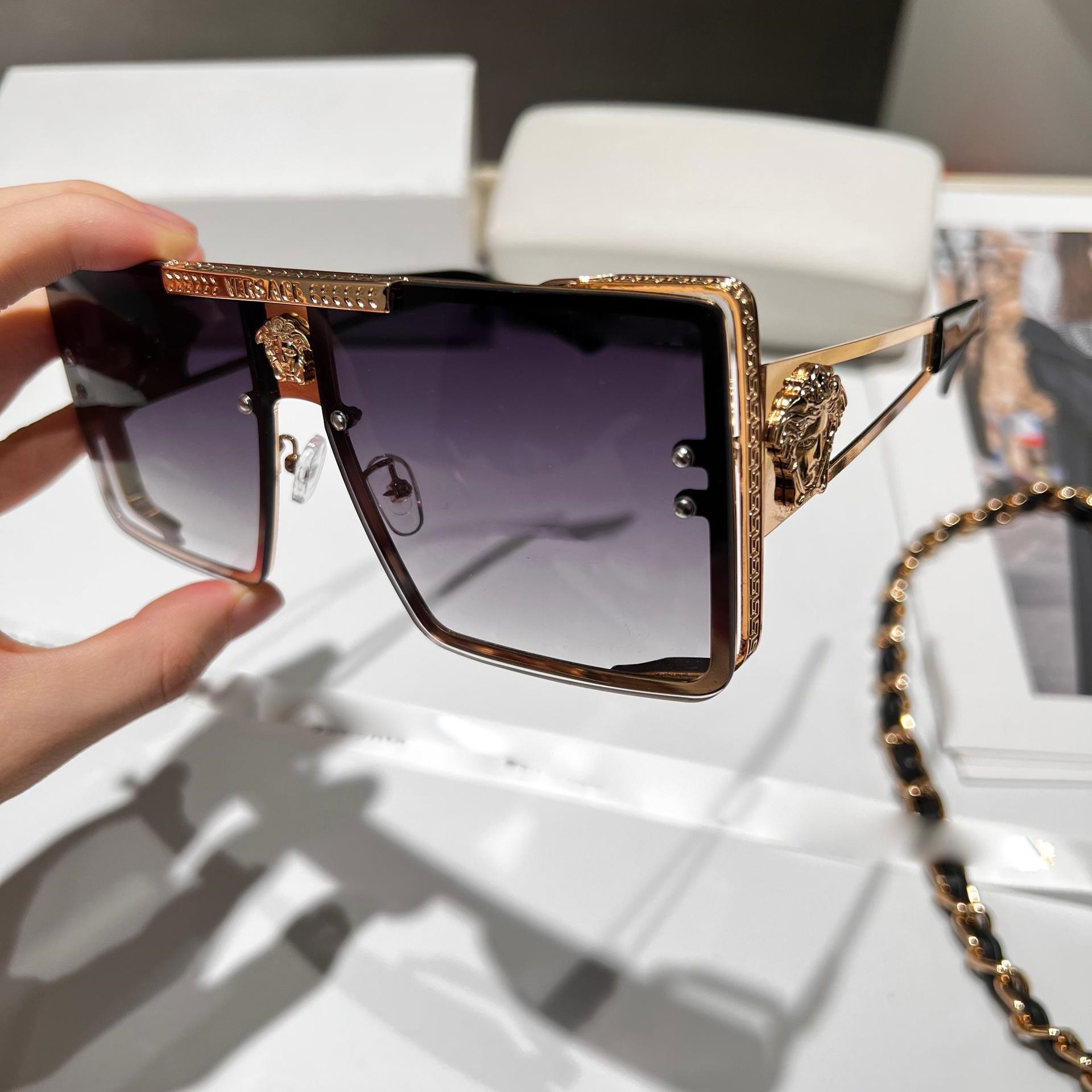 Luxury Designer Sunglasses Men Women Outdoor Windproof Eyewear PC Frame Fashion Classic Lady
Luxury Designer Sunglasses Men Women Outdoor Windproof Eyewear PC Frame Fashion Classic Lady