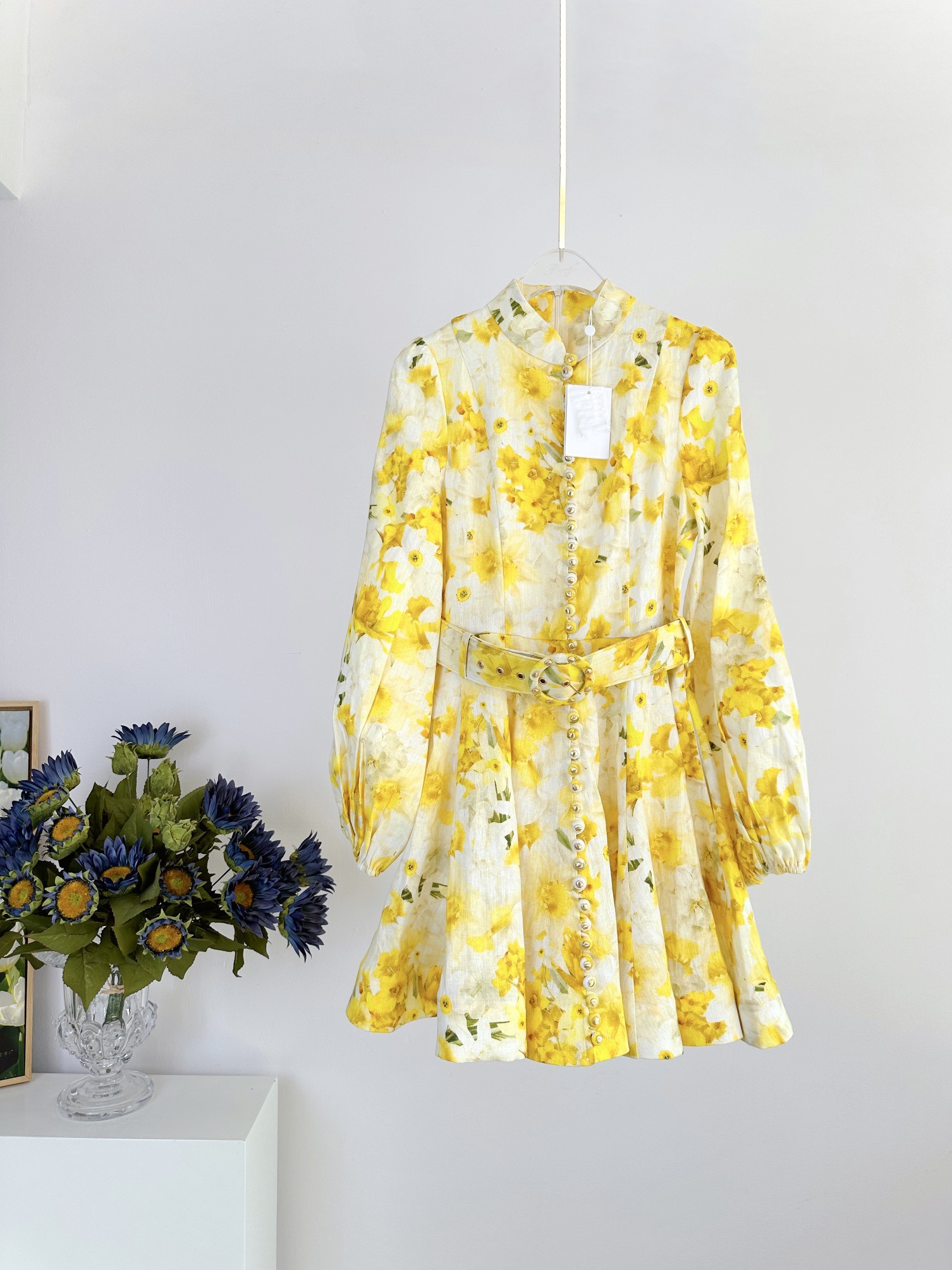 Runway Dresse 2023 Australian designer designed linen print breasted dress, Yellow
Runway Dresse 2023 Australian designer designed linen print breasted dress, Yellow