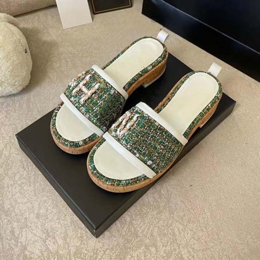Luxurys Shoes Slipper slides For Women Fashion Classic black sandals Heatshoes Platform Gear Bottoms Beach lightweight slippers resorts platform
Luxurys Shoes Slipper slides For Women Fashion Classic black sandals Heatshoes Platform Gear Bottoms Beach lightweight slippers resorts platform