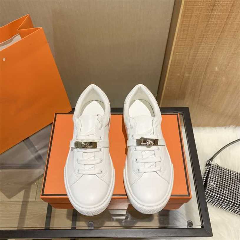 Women Leather casual shoes Soft cowhide Lazy shoes luxury Designer Metal buckle outdoor beach Mules Classic slipper with box HWVA