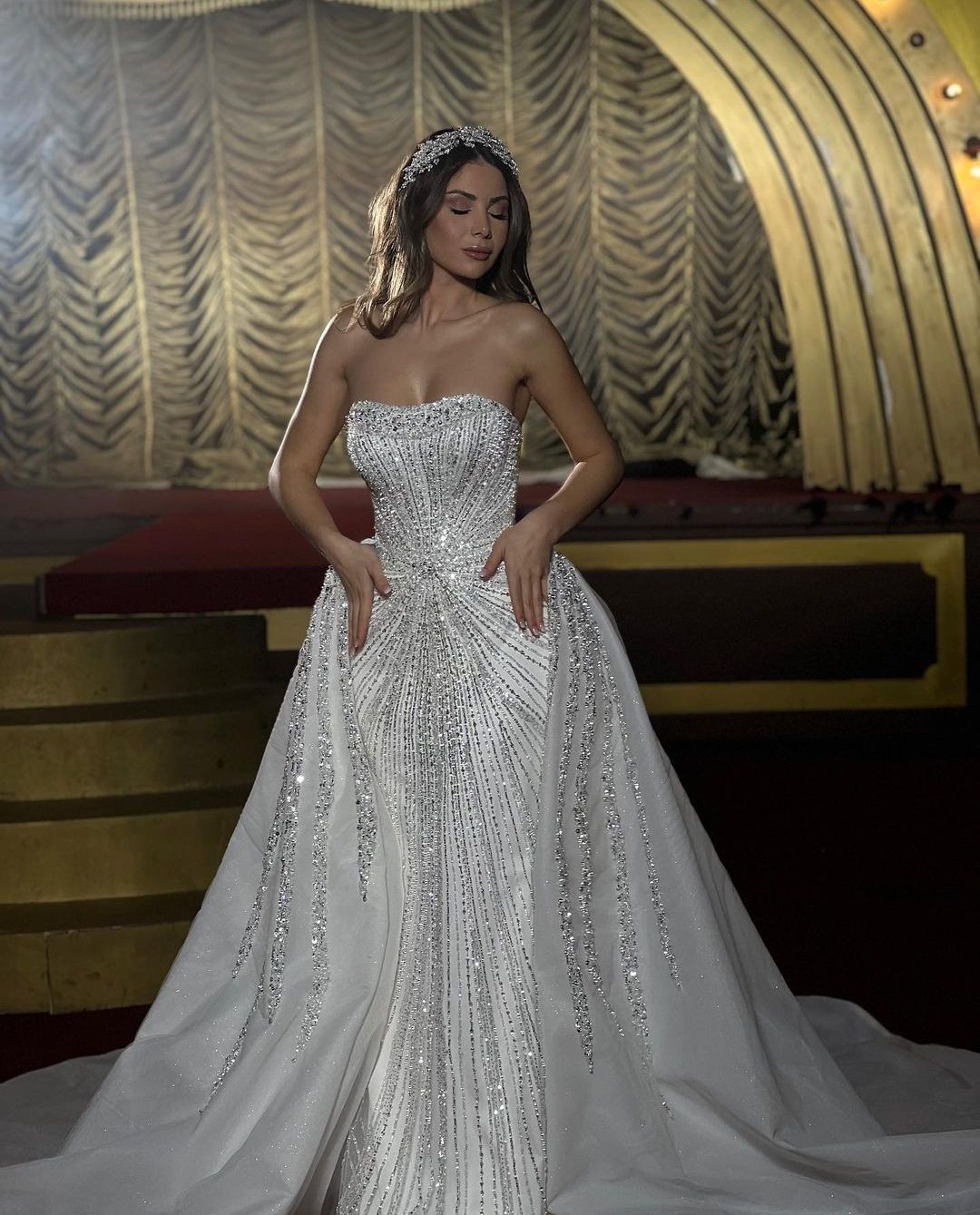 Sparkly Mermaid Wedding Dresses Sleeveless Bateau Appliques Sequins Beaded Floor Length 3D Lace Diamonds Detachable Train Bridal Gowns Custom Made abi