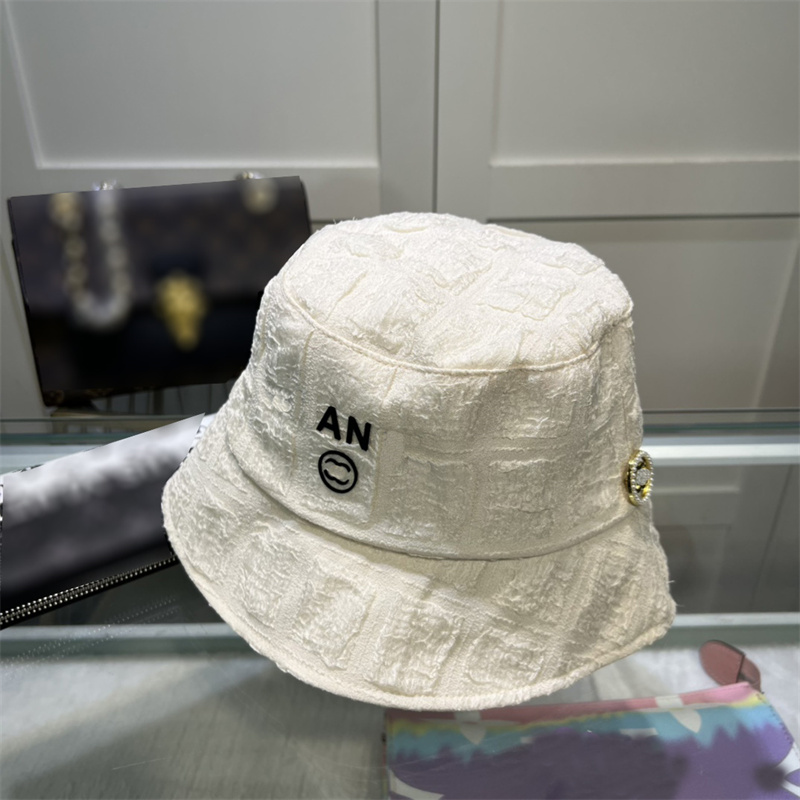 Designers Womens Mens Bucket Hats Luxury Brand Caps Fashion Sunhat Casquettes Outdoor Fishing Cap Summer Fit Hat Wide Brim Hats 3Colors, Beige
Designers Womens Mens Bucket Hats Luxury Brand Caps Fashion Sunhat Casquettes Outdoor Fishing Cap Summer Fit Hat Wide Brim Hats 3Colors, Beige
