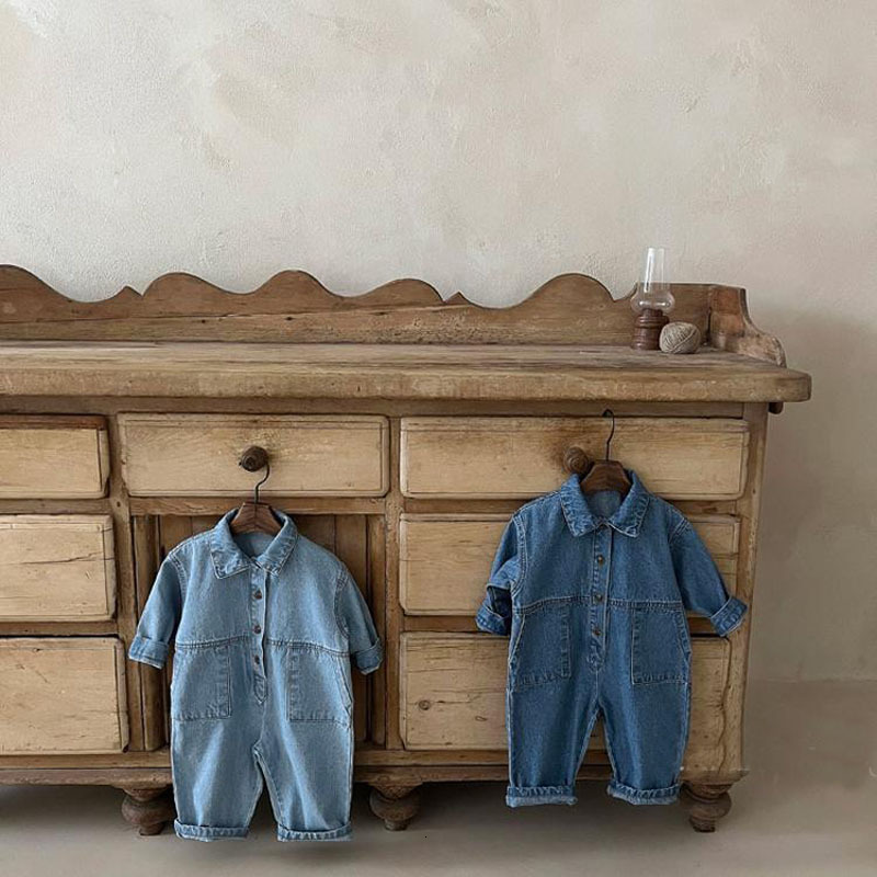 Rompers Korean Style Autumn Clothes Baby Girl Boy Romper Turn-down Collar Long Sleeves Denim Blue Jumpsuit born Clothes E4580 230311