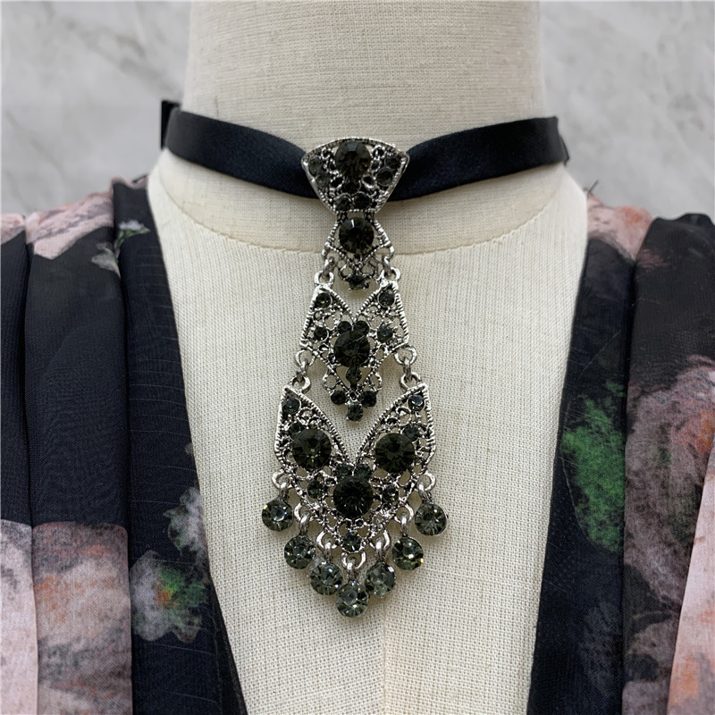 Ties Men's Male fashion Highend Children Unisex Korean Party Wedding Necktie Metal Diamondstudded Small Tie 230311, Gold diamond
Ties Men's Male fashion Highend Children Unisex Korean Party Wedding Necktie Metal Diamondstudded Small Tie 230311, Gold diamond