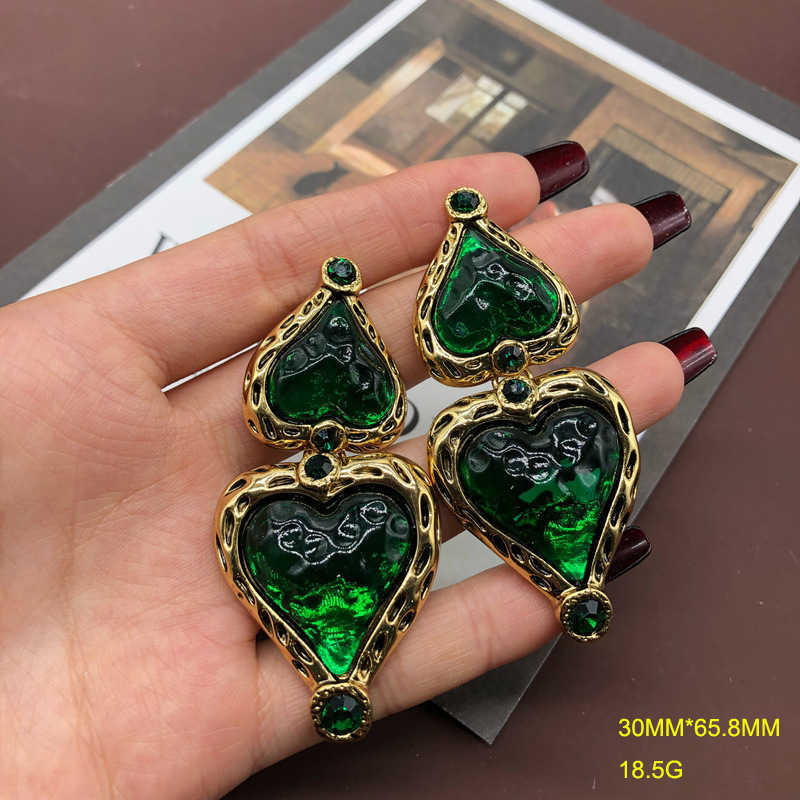 Eearings Medieval gold plated old style love pendant jelly glaze lava effect silver needle earrings live broadcast linkA
Eearings Medieval gold plated old style love pendant jelly glaze lava effect silver needle earrings live broadcast linkA