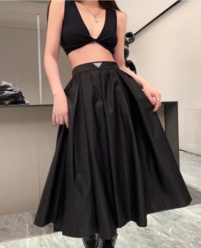 Designer womens dress fashion Casual Dresses summer super large skirt show thin pants party skirts black Size S
Designer womens dress fashion Casual Dresses summer super large skirt show thin pants party skirts black Size S