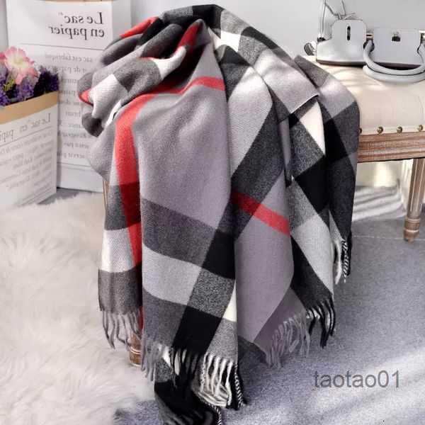 Designer Cashmere Scarf Winter Women and Men Long Quality Headband Fashion Classic Printed Check Big Plaid Shawls49de
Designer Cashmere Scarf Winter Women and Men Long Quality Headband Fashion Classic Printed Check Big Plaid Shawls49de