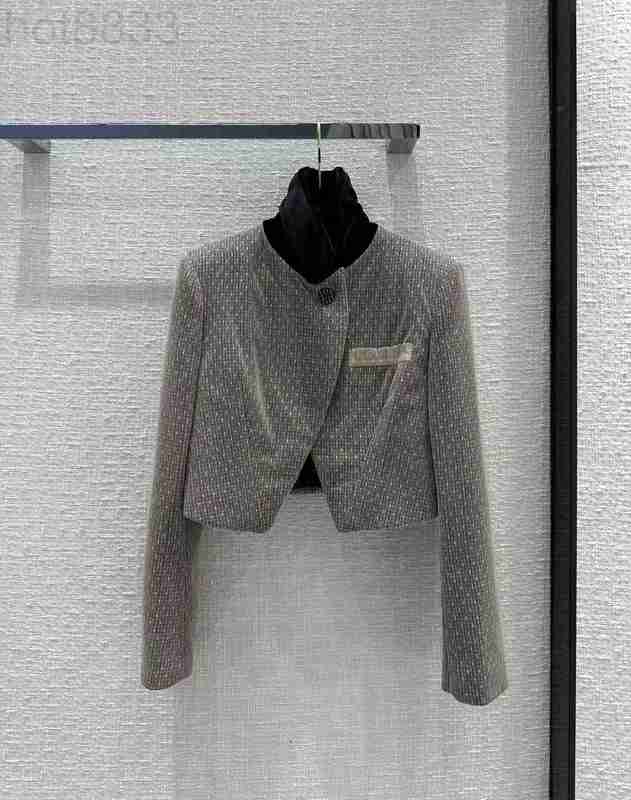 Women' Jackets Designer Milan Runway 2023 Spring Lapel Neck Long Sleeve Panelled Coats Brand Same Style Outerwear 90KX, Contrast color
Women' Jackets Designer Milan Runway 2023 Spring Lapel Neck Long Sleeve Panelled Coats Brand Same Style Outerwear 90KX, Contrast color