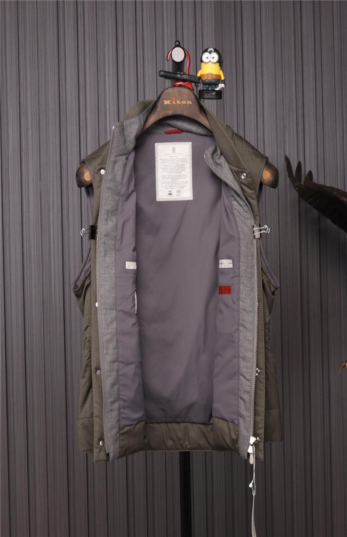Mens Vest Brunello Cucinelli Downs Wool Silk White Duck Down Autumn and Winter Jacket with Pocket4255838, Gray
Mens Vest Brunello Cucinelli Downs Wool Silk White Duck Down Autumn and Winter Jacket with Pocket4255838, Gray