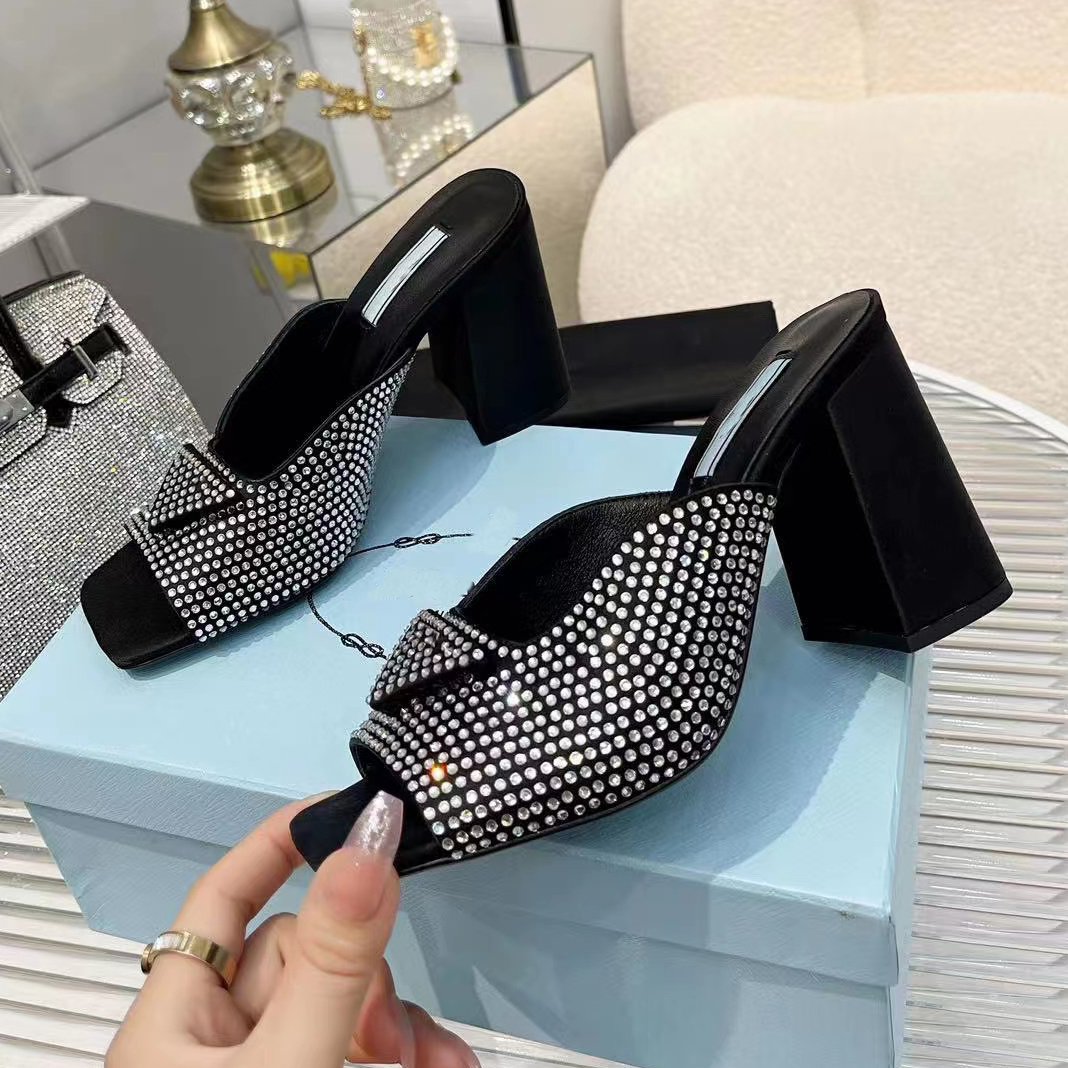 Black slippers thick heels fashion designer sandals rhinestones triangle buttons women casual shoes classic flip flop high heeled beach shoe
Black slippers thick heels fashion designer sandals rhinestones triangle buttons women casual shoes classic flip flop high heeled beach shoe