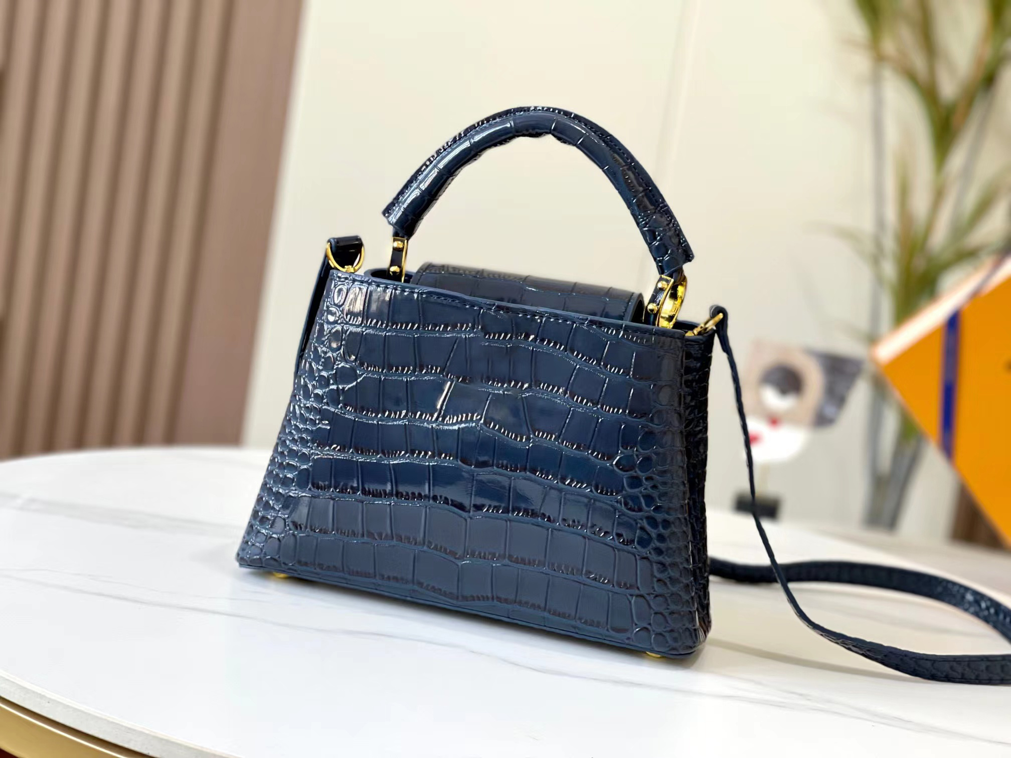 High quality designer women's shoulder bag Capuchines leather black handbag luxury purse clutch women's messenger bag, 93419#4
High quality designer women's shoulder bag Capuchines leather black handbag luxury purse clutch women's messenger bag, 93419#4