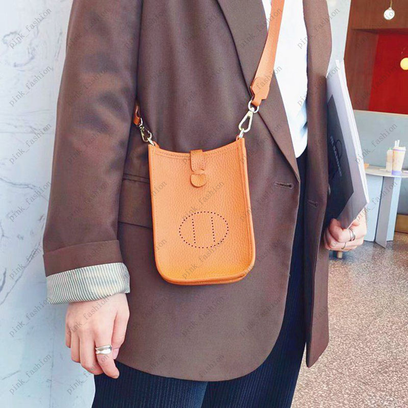 Luxurys Brand Phone Cases Womens Mens Cross-body Leather Chain Phonebag Women Designer Iphone Case Suit All Models Fashion Trend, White
Luxurys Brand Phone Cases Womens Mens Cross-body Leather Chain Phonebag Women Designer Iphone Case Suit All Models Fashion Trend, White