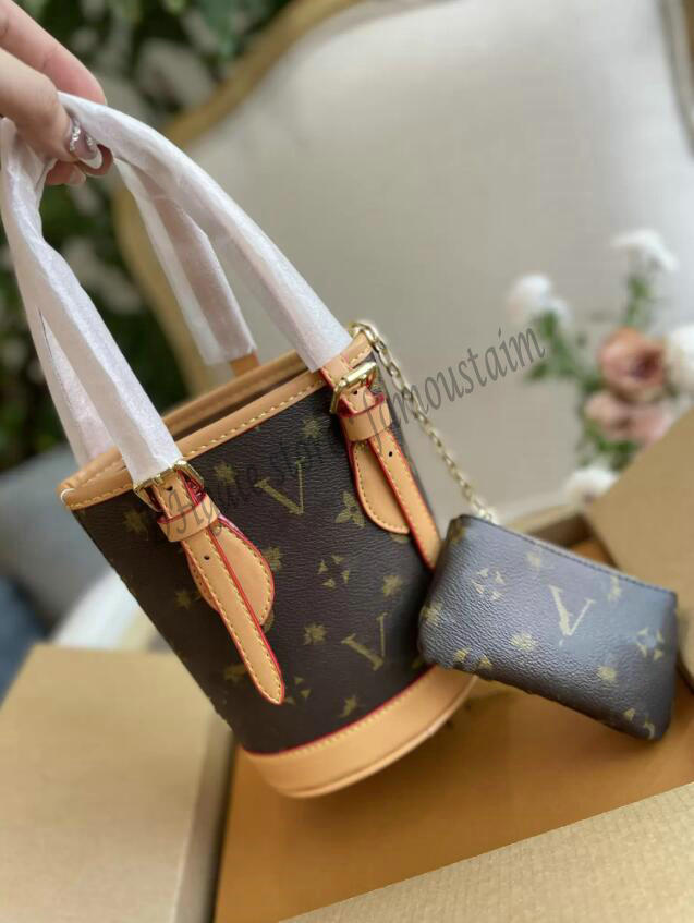 Designe Luxury Mini Shoulder NANO BUCKET Bag Match series TOTE Handbag Crossbody Bags Messenger Purse High Quality Monograms M81489 Fashion Casual Purses Pouch, 01
Designe Luxury Mini Shoulder NANO BUCKET Bag Match series TOTE Handbag Crossbody Bags Messenger Purse High Quality Monograms M81489 Fashion Casual Purses Pouch, 01