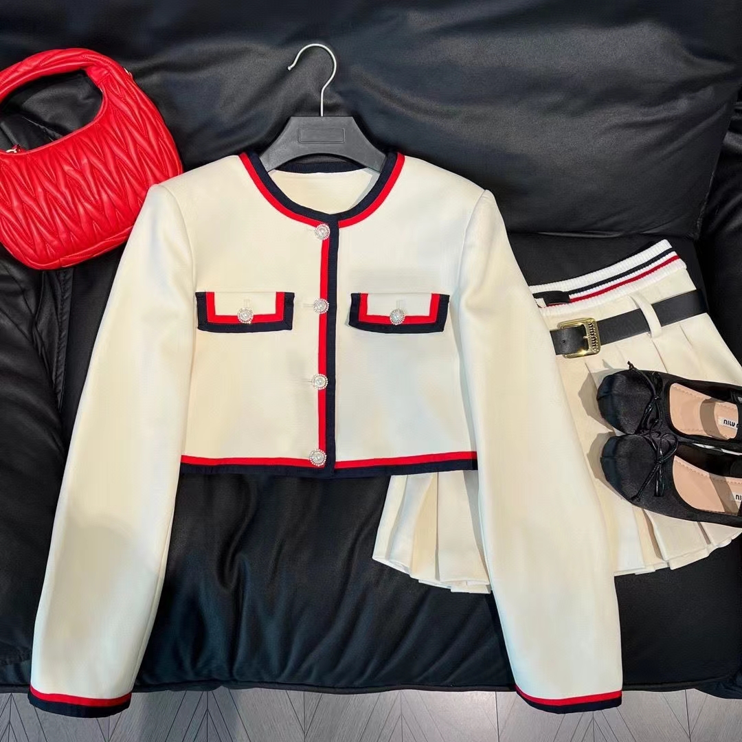 2023 Designer women's Sweaters jacket High street vintage short coat fashion casual jacket Puffy sleeve slim jacket, White
2023 Designer women's Sweaters jacket High street vintage short coat fashion casual jacket Puffy sleeve slim jacket, White