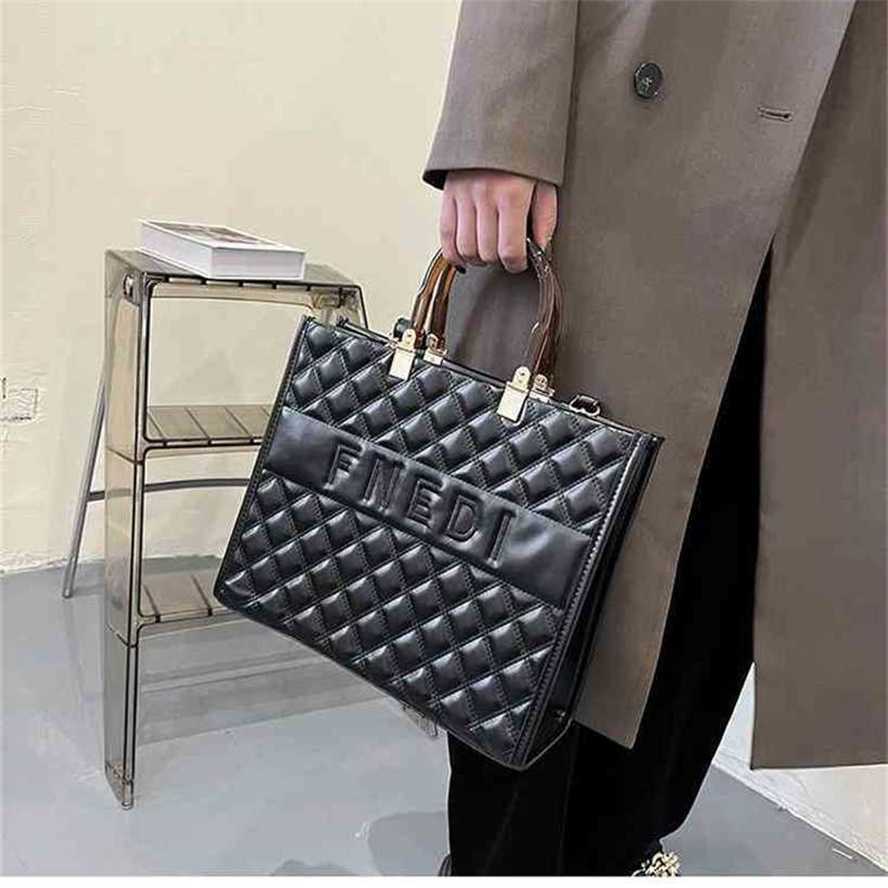 handbag 2023 Fashion women's bag leather quality Handbag texture Lingge portable tote women's trend Messenger Shoulder Bag, Black large size
handbag 2023 Fashion women's bag leather quality Handbag texture Lingge portable tote women's trend Messenger Shoulder Bag, Black large size