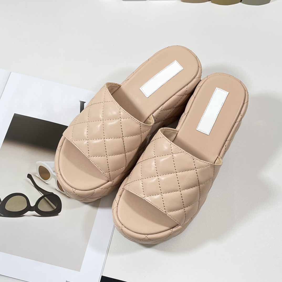 Designer Women Slippers Diamond Pattern Wedged Platform Sandals Women High-heeled Shoes Gold Logo, Khaki
Designer Women Slippers Diamond Pattern Wedged Platform Sandals Women High-heeled Shoes Gold Logo, Khaki