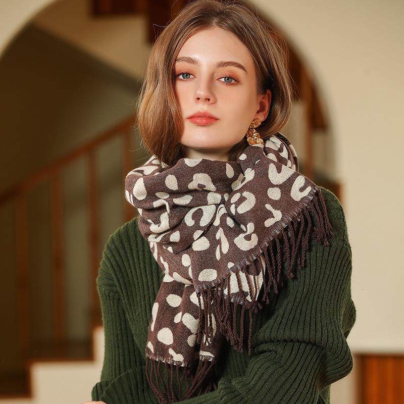Scarves Wraps Scarf Female Flowing Suster Suius Satate Leopard Printing Wholesale Warm Wrap Women Winter Luxury 230311, 03
Scarves Wraps Scarf Female Flowing Suster Suius Satate Leopard Printing Wholesale Warm Wrap Women Winter Luxury 230311, 03