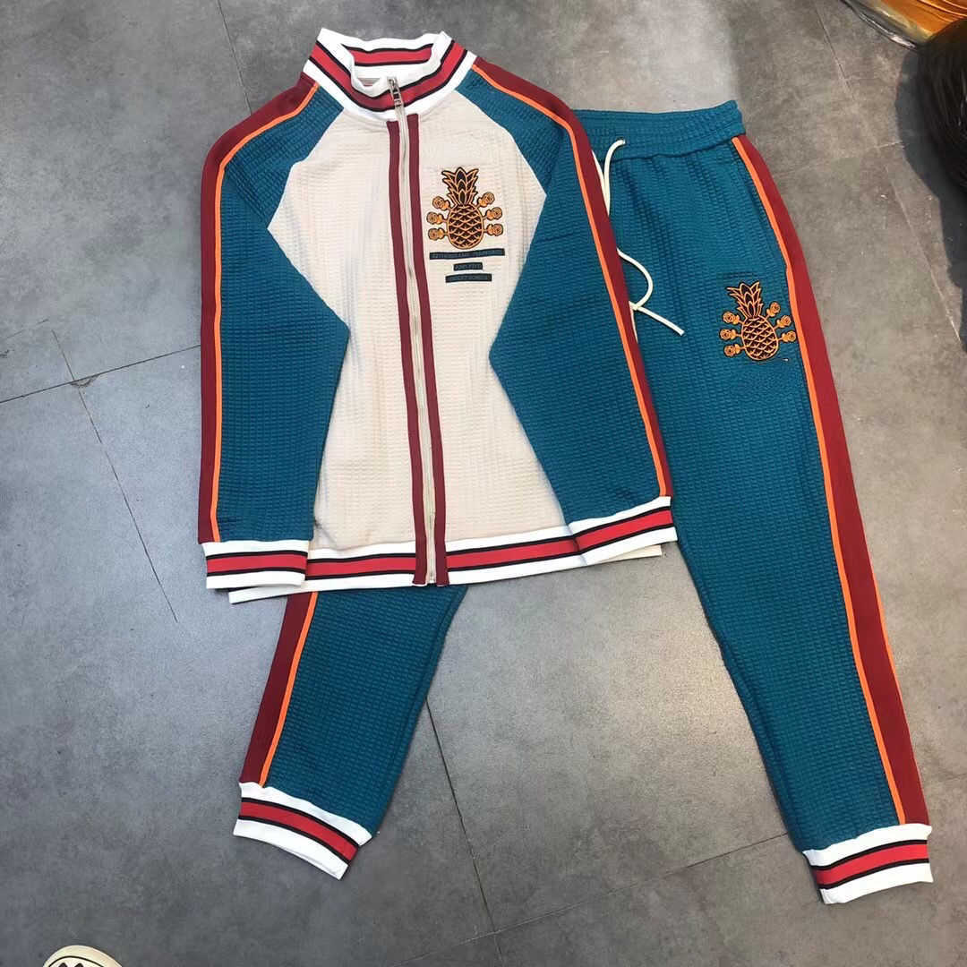 Men tracksuits Luxury designer jacket pants two-piece velvet embroidered sweatshirt sweatpants men women sports pants suit 5xl, Blue
Men tracksuits Luxury designer jacket pants two-piece velvet embroidered sweatshirt sweatpants men women sports pants suit 5xl, Blue