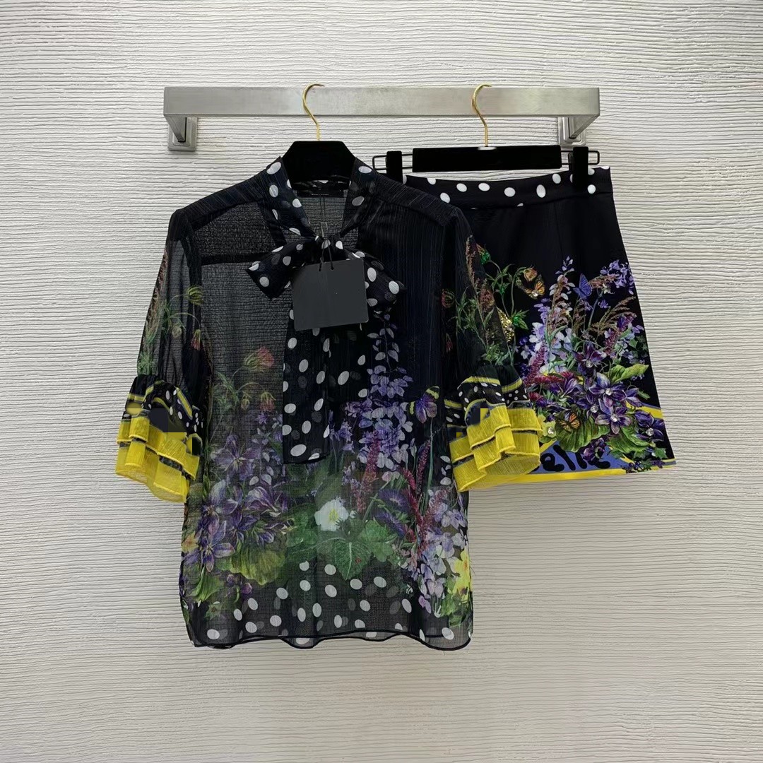 Luxury Women's Two Piece Dress 2023 New Spring Summer Stand Collar Short Sleeve Shirts Brand Same Style Designer Skirts 0312-2, Picture color
Luxury Women's Two Piece Dress 2023 New Spring Summer Stand Collar Short Sleeve Shirts Brand Same Style Designer Skirts 0312-2, Picture color