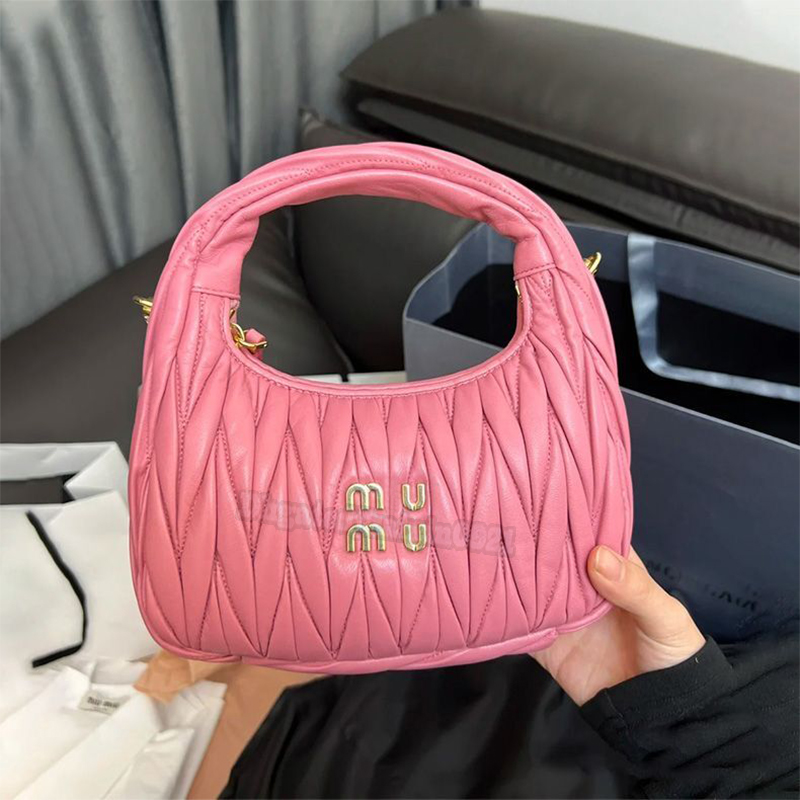 Designer satin mini handbags bags UNDRARM wander HOBO Clutch Holding Handbar Miu Shoulder Bag Luxury Retro wallet Leather Banquet tote Travel handbag, Beige
Designer satin mini handbags bags UNDRARM wander HOBO Clutch Holding Handbar Miu Shoulder Bag Luxury Retro wallet Leather Banquet tote Travel handbag, Beige