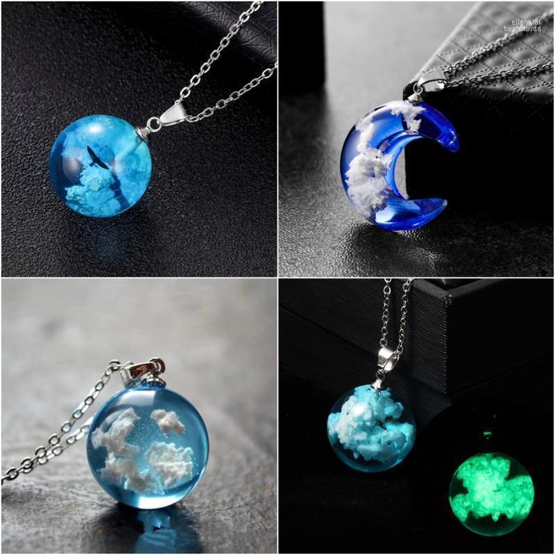 Pendant Necklaces Blue Sky White Cloud Necklace Transparent Round Glass Ball Moon Luminous Chain Chokers For Women Jewelry Gift Elle22
Pendant Necklaces Blue Sky White Cloud Necklace Transparent Round Glass Ball Moon Luminous Chain Chokers For Women Jewelry Gift Elle22