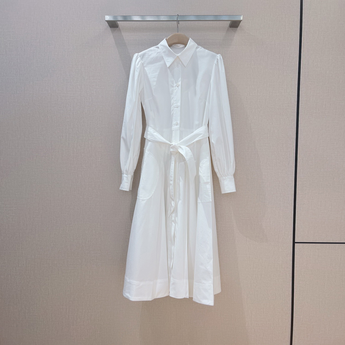 ladies dress fashion band 2023 spring and summer white color long sleeve shirt dress
ladies dress fashion band 2023 spring and summer white color long sleeve shirt dress