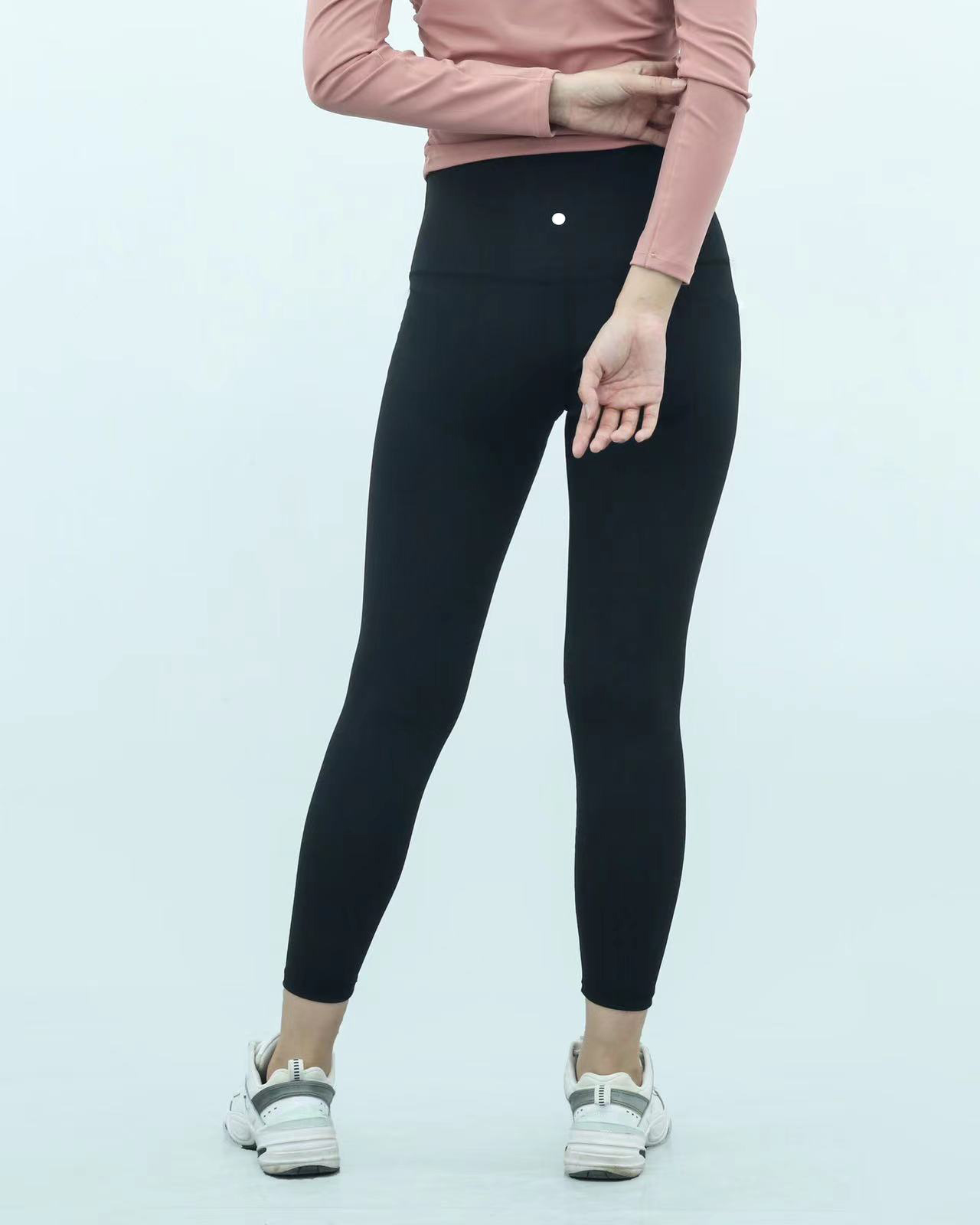 2022 NEW LU Yoga Women' Leggings Seamless Nude Women' Sports & Fitness Pants Soft High Waist Hip Breathable 9/10 Pants, Black
2022 NEW LU Yoga Women' Leggings Seamless Nude Women' Sports & Fitness Pants Soft High Waist Hip Breathable 9/10 Pants, Black