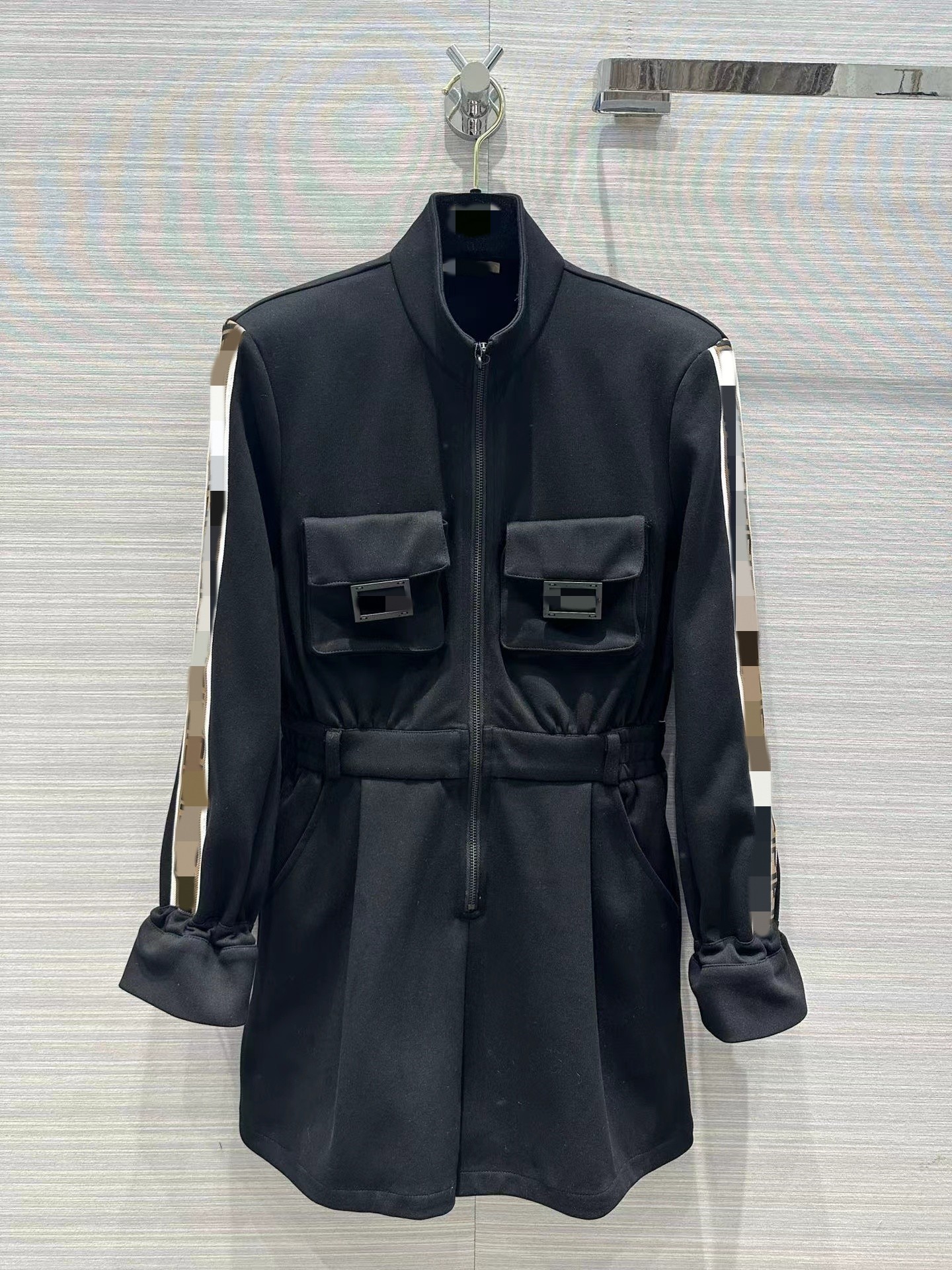 Milan Runway Jumpsuits 2023 Spring Summer Stand Collar Long Sleeve Panelled Women' Designer Dress Brand Same Style Rompers 0312-16, White
Milan Runway Jumpsuits 2023 Spring Summer Stand Collar Long Sleeve Panelled Women' Designer Dress Brand Same Style Rompers 0312-16, White