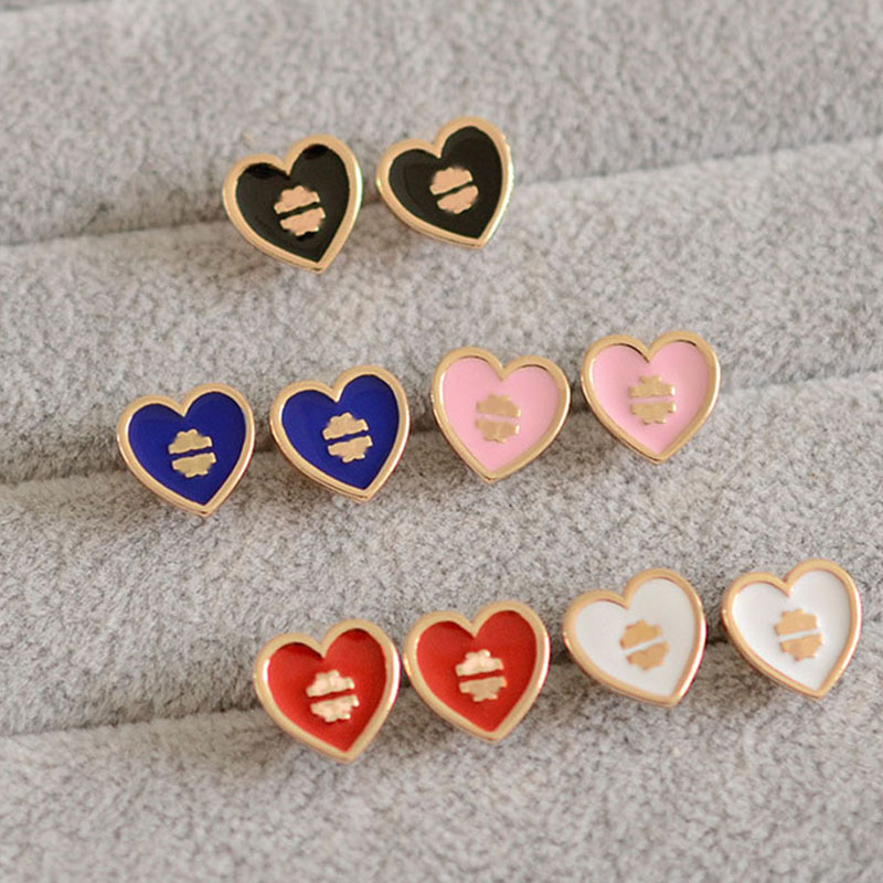 Fashion Enamel Love Heart Stud Earrings for Women Letter Charm Earrings Bride Wedding Jewelry
Fashion Enamel Love Heart Stud Earrings for Women Letter Charm Earrings Bride Wedding Jewelry