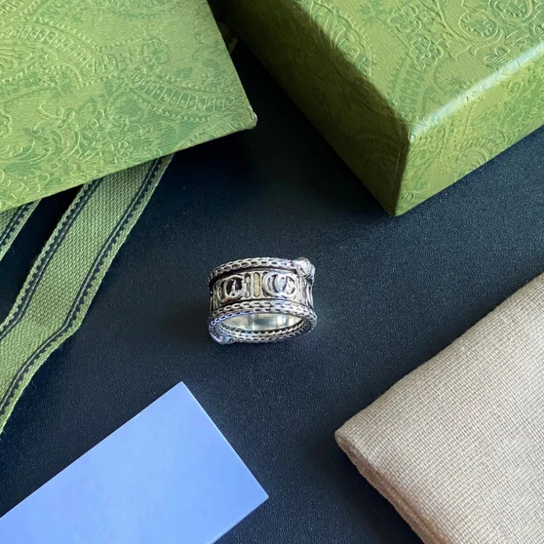 Fashion High end design Closed ring designer Jewelry Charm Selection couple Friendly family Birthday gift Silver plated never fade Luxury Noble WIth Box
Fashion High end design Closed ring designer Jewelry Charm Selection couple Friendly family Birthday gift Silver plated never fade Luxury Noble WIth Box