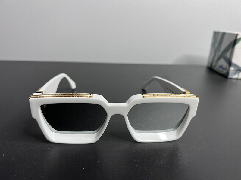 621s ry MILLIONAIRE sunglasses for men women full frame Vintage designer Evidence Sunglasses Millionaires Cyclone Shiny Gold Hot sell Gold plated Top96006
621s ry MILLIONAIRE sunglasses for men women full frame Vintage designer Evidence Sunglasses Millionaires Cyclone Shiny Gold Hot sell Gold plated Top96006