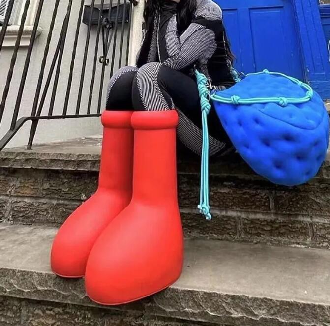 2023 New Listing MSCHF Men Women Rain Boots Designers Big Red Boot Thick Bottom Non-Slip Booties Rubber Platform Bootie Fashion Astro Boy Gw4
2023 New Listing MSCHF Men Women Rain Boots Designers Big Red Boot Thick Bottom Non-Slip Booties Rubber Platform Bootie Fashion Astro Boy Gw4