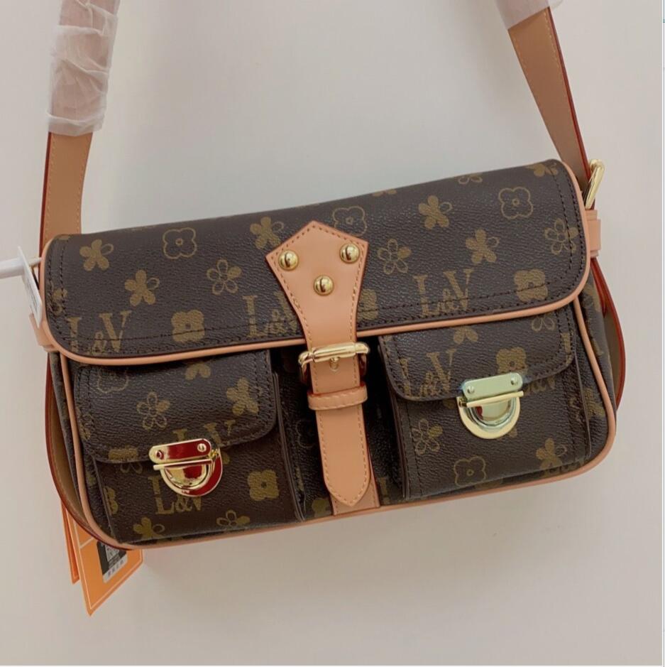 New style designer bag fashion old flower shoulder bag clutch handbag luxury crossbody package Genuine Leather messenger package briefcase business bags tote bag, Brown
New style designer bag fashion old flower shoulder bag clutch handbag luxury crossbody package Genuine Leather messenger package briefcase business bags tote bag, Brown