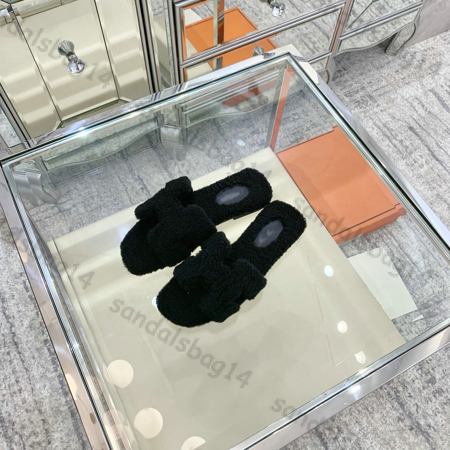 Designer Slipper Wool Slides Winter Sandal Girl Flip Flop Slipper Fur Fluffy Furry Warm Comfortable Fuzzy
Designer Slipper Wool Slides Winter Sandal Girl Flip Flop Slipper Fur Fluffy Furry Warm Comfortable Fuzzy