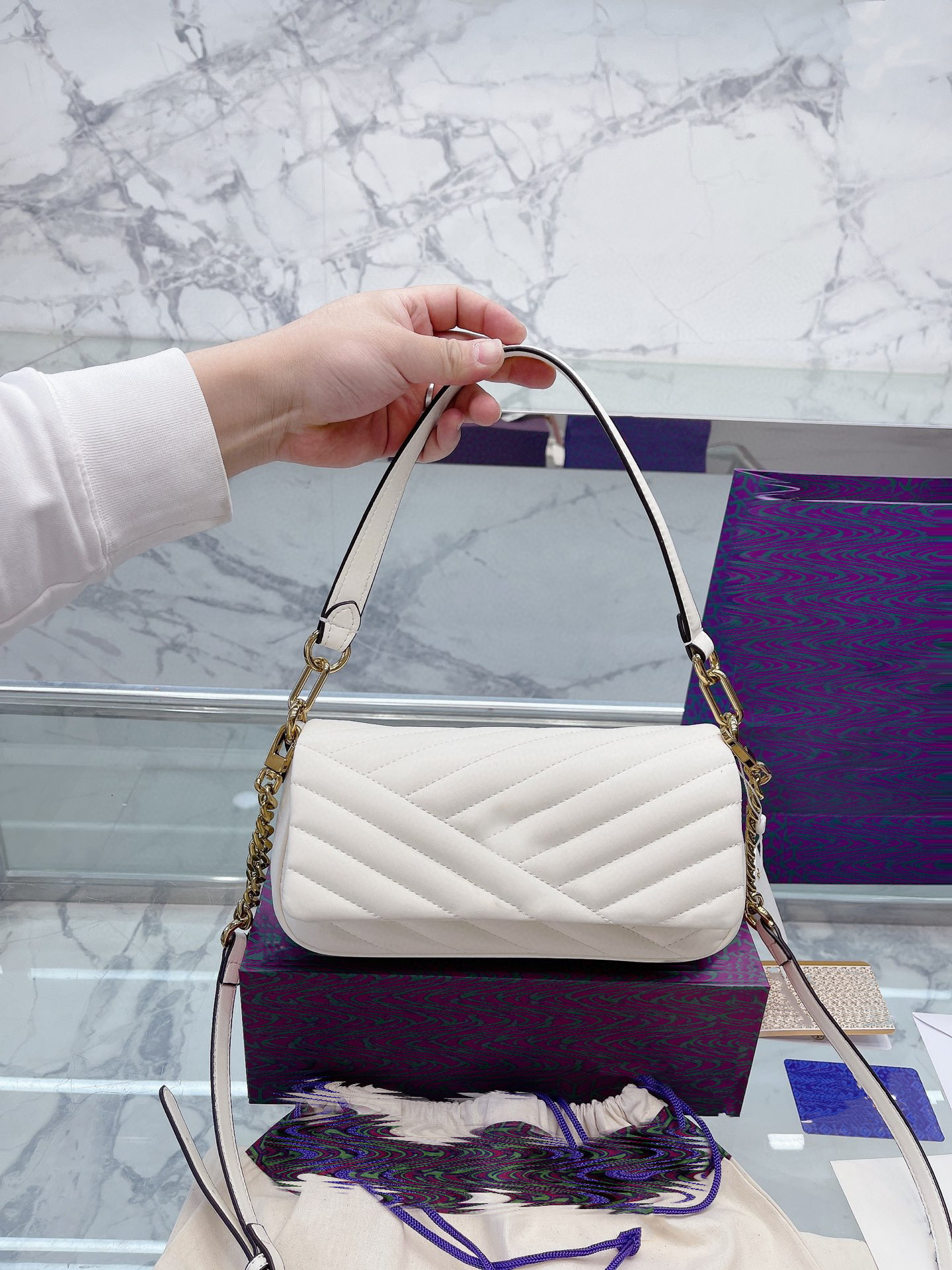 Fashion Women Bag TB Twill Cowhide Shoulder Bag kira New Flap Sheepskin Large Capacity Designer Luxury Bag
Fashion Women Bag TB Twill Cowhide Shoulder Bag kira New Flap Sheepskin Large Capacity Designer Luxury Bag