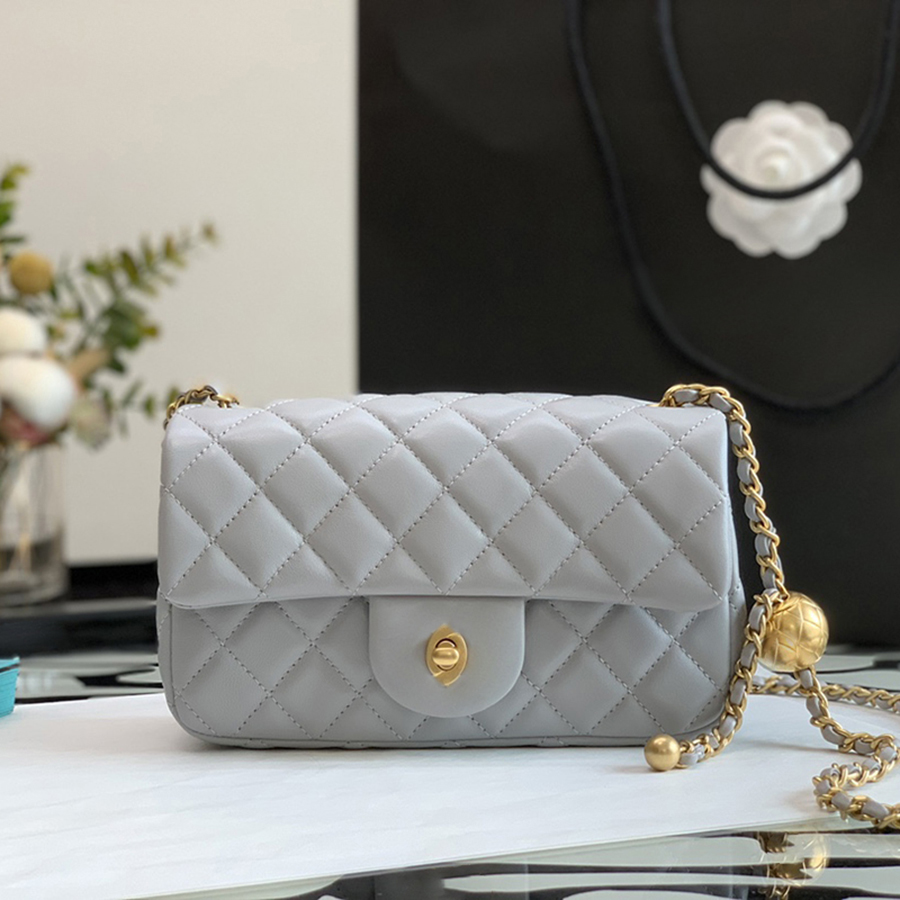 Delicate knockoff Designer Chain bag 20CM golden bead chain Shoulder bag With Box YC137
Delicate knockoff Designer Chain bag 20CM golden bead chain Shoulder bag With Box YC137