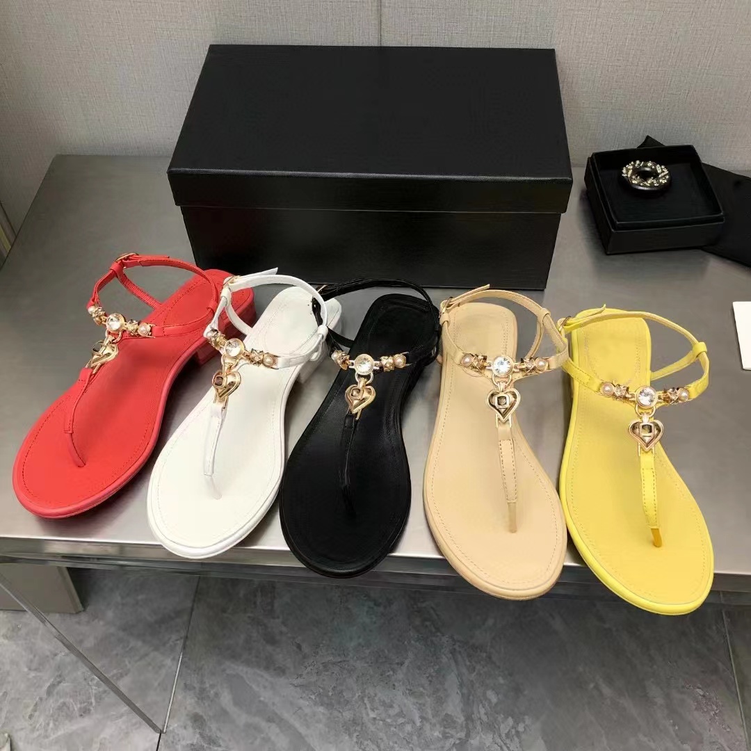 latest flip flops fashion Rene Caovilla women slippers straps Diamond Buckle Love sexy beach casual designer sandals Party work Luxury Flats women shoes
latest flip flops fashion Rene Caovilla women slippers straps Diamond Buckle Love sexy beach casual designer sandals Party work Luxury Flats women shoes