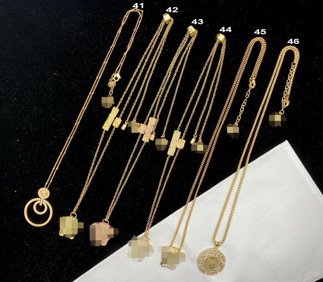 Luxury Brand Fashion Men's Necklaces Medusa Head Pendant 18K Gold plated Banshee Portrait Neck Chain Classic Style 2023 New models Women jewelry 