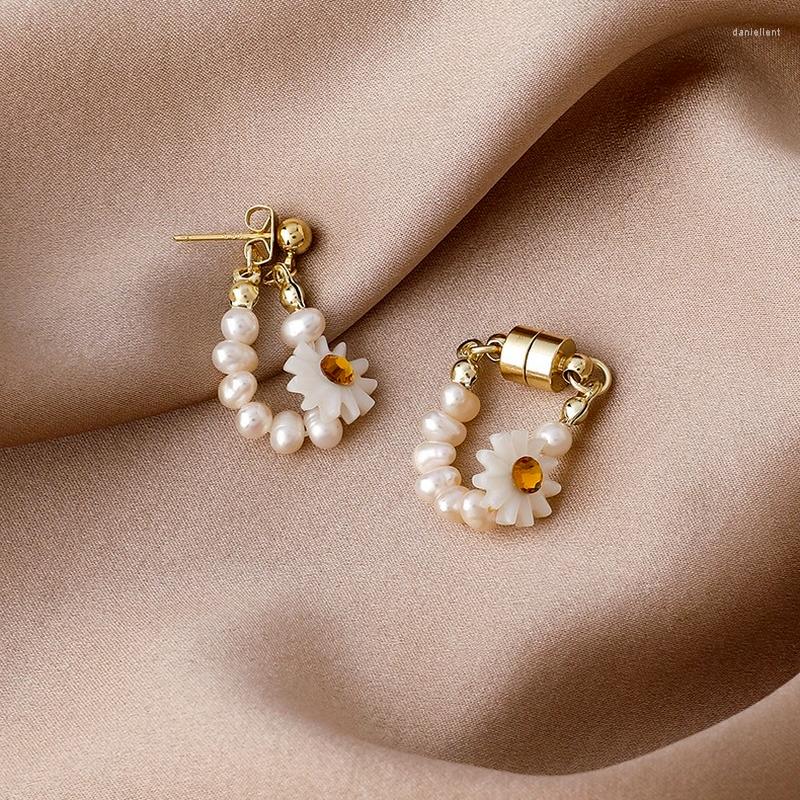 Backs Earrings VSnow Vintage Natural Freshwater Pearl Daisy Clip For Women Gold Color Metal Resin Arcylic Beaded Jewelry
Backs Earrings VSnow Vintage Natural Freshwater Pearl Daisy Clip For Women Gold Color Metal Resin Arcylic Beaded Jewelry