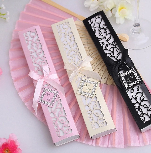 Personalized Luxurious Silk Fold Hand Fan Customized Engraved Logo Folding Fans with Gift Box Party Favors Wedding Gifts
Personalized Luxurious Silk Fold Hand Fan Customized Engraved Logo Folding Fans with Gift Box Party Favors Wedding Gifts