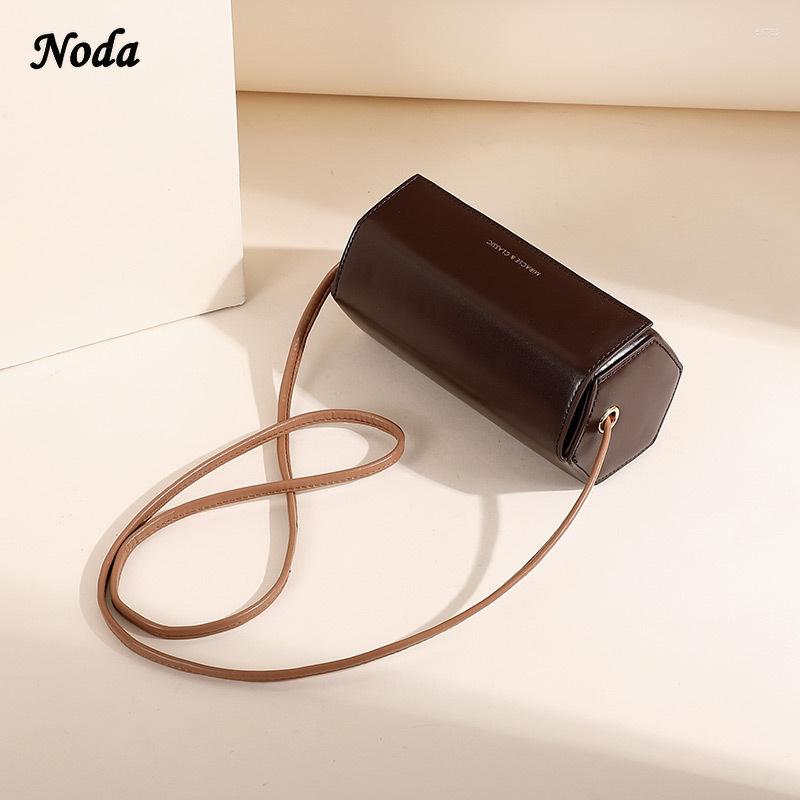 Evening Bags Cylinder Bag 2023 Autumn Fashion Retro Chain PU All-match Shoulder Messenger Designer Lipstick Handbag, Black
Evening Bags Cylinder Bag 2023 Autumn Fashion Retro Chain PU All-match Shoulder Messenger Designer Lipstick Handbag, Black