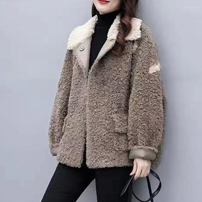 Women' Wool Imitation Lamb Coat Women' Autumn And Winter Loose Thickened Fashion Casual Cashmere
Women' Wool Imitation Lamb Coat Women' Autumn And Winter Loose Thickened Fashion Casual Cashmere