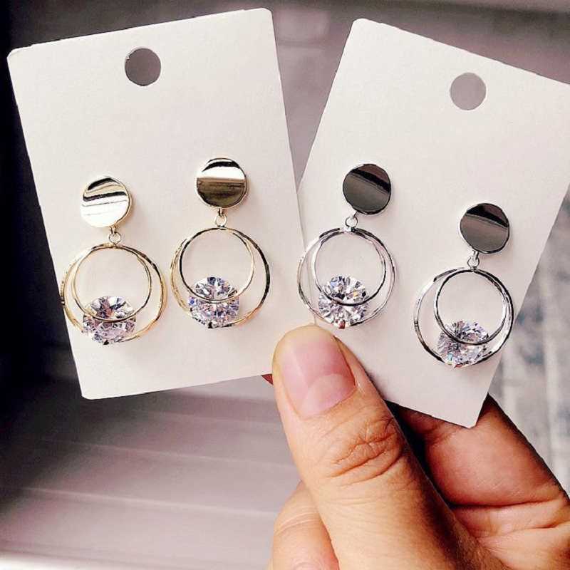 Dangle Chandelier Needle Korean Hundred Shiny Zircon Studs Women's Simple Long Earrings Hundred Net Red Earring Earrings G230313
Dangle Chandelier Needle Korean Hundred Shiny Zircon Studs Women's Simple Long Earrings Hundred Net Red Earring Earrings G230313