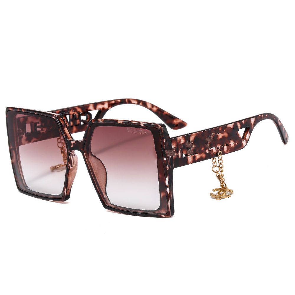 Luxury Designer Brand Sunglasses Designer Sunglass High Quality eyeglass Women Men Glasses Womens Sun glass UV400 lens Unisex
Luxury Designer Brand Sunglasses Designer Sunglass High Quality eyeglass Women Men Glasses Womens Sun glass UV400 lens Unisex