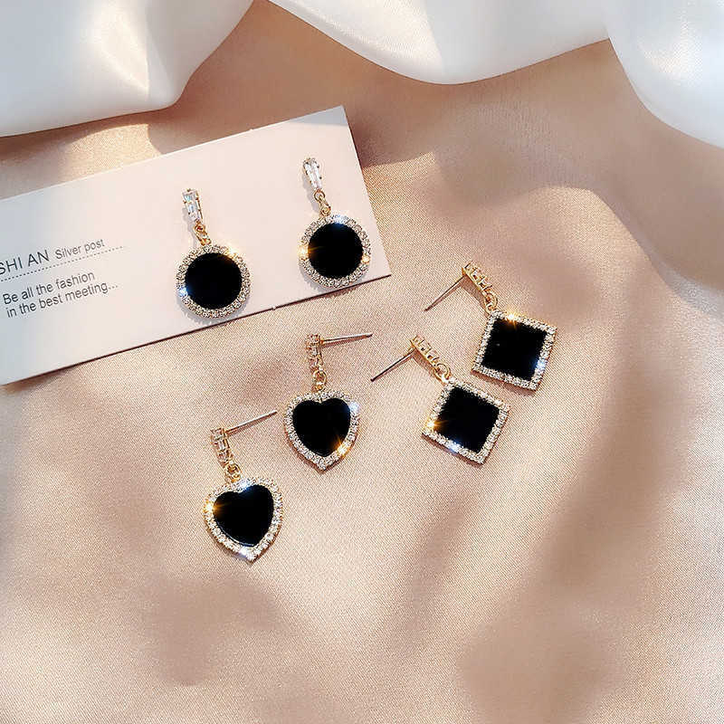 Dangle Chandelier South Korea's Black Silver Pin Geometric Stud Femininity Simple Cold Wind Earrings Women's 2021 New Mesh Red Earrings G230313
Dangle Chandelier South Korea's Black Silver Pin Geometric Stud Femininity Simple Cold Wind Earrings Women's 2021 New Mesh Red Earrings G230313